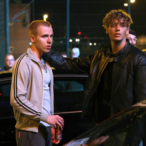 Schauspieler Adrian But als Autotuner Gheorghe Rusu im neuen Bremer "Tatort" (mit Tiktok-Star Bene Schulz, der einen Gastauftritt hat)