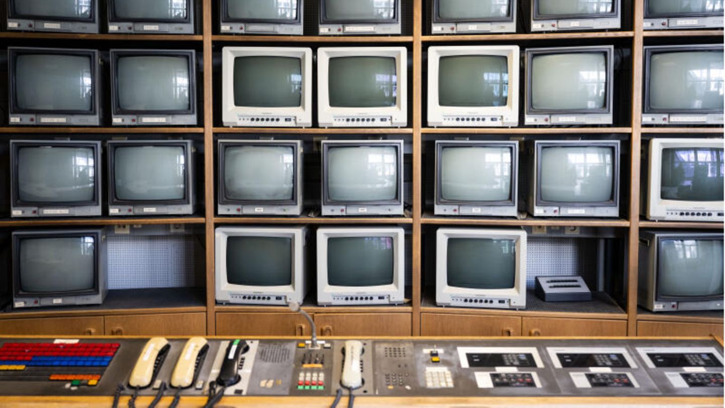 Neuester Stand der Technik – des Jahres 1975 Alte Bildschirme
