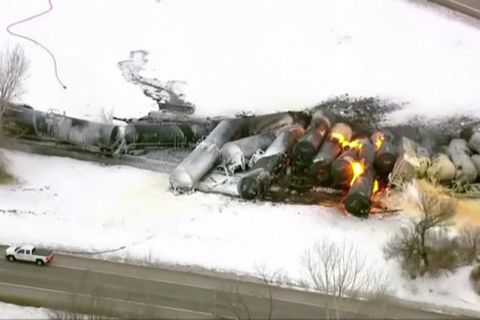 Video: Erneut Güterzug in den USA entgleist