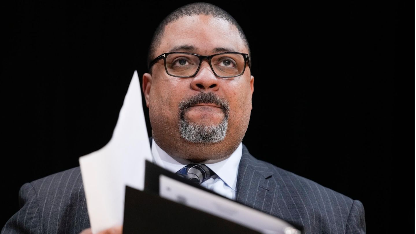 Staatsanwalt Alvin Bragg erhebt Anklage gegen Donald Trump