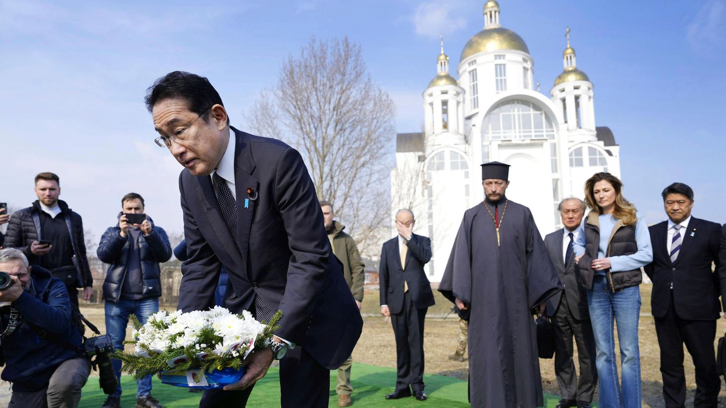 Japans Premier zum Überraschungsbesuch in Butscha