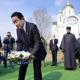 Japans Premier zum Überraschungsbesuch in Butscha