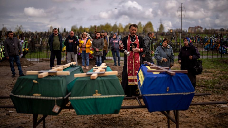 Massaker von Butscha Die Trauer hält, Wiederaufbau geht voran STERN.de