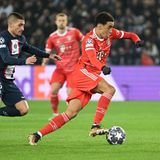 Das Spitzenspiel ist auch ein Duell der beiden größten Talente, die aktuell in der Liga kicken. Bei den Bayern ist das Jamal Musiala. Sein Marktwert wird von der Website "transfermarkt.de" auf 110 Millionen Euro taxiert. Leider reiste er von der Nationalmannschaft verletzungsbedingt ab und wird vielleicht nur als Joker auf der Ersatzbank sitzen. Seine Technik und seine Dribblings werden den Bayern in diesem Fall fehlen.