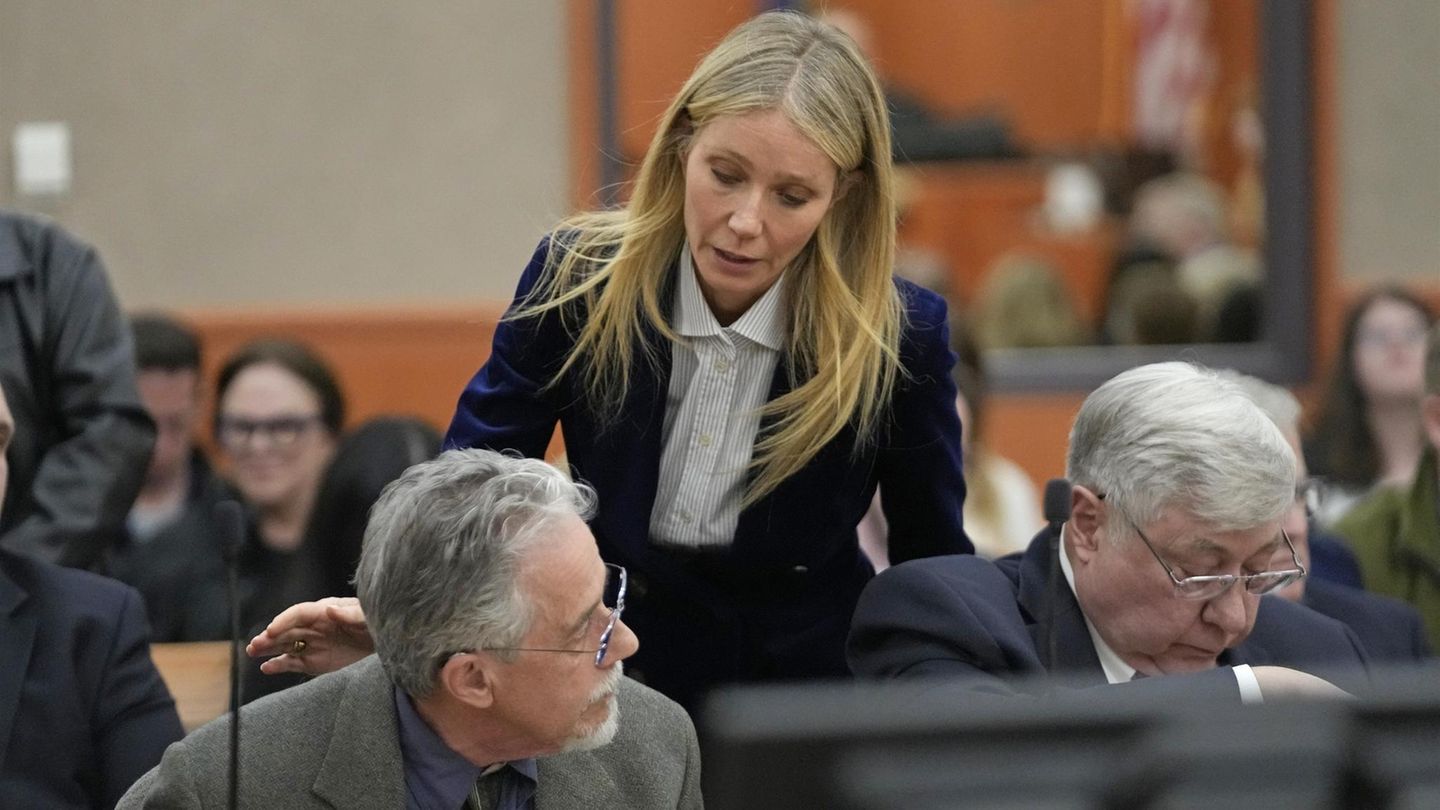 Gwyneth Paltrow spricht nach dem Prozess mit dem Geschädigten, Terry Sanderson