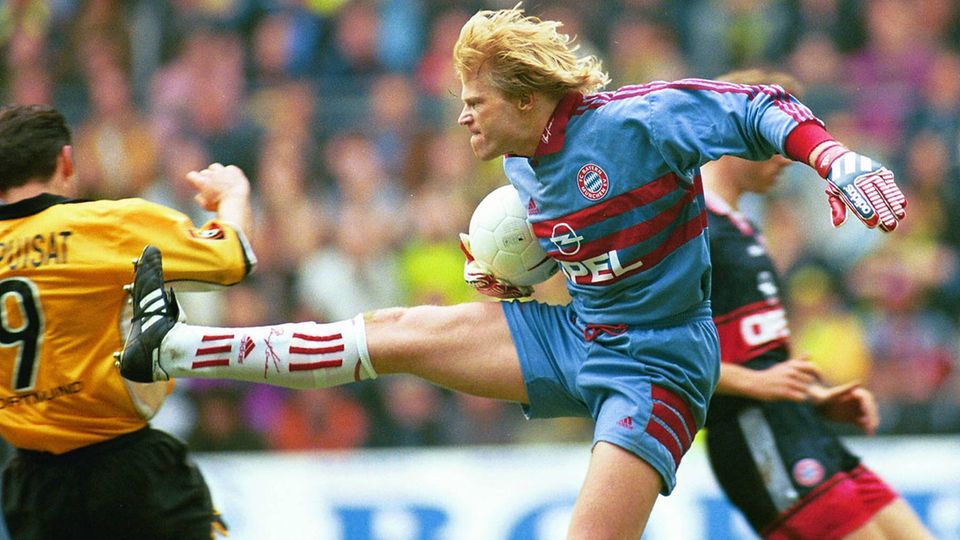 Oliver Kahn mit dem Kung Fu-Tritt
