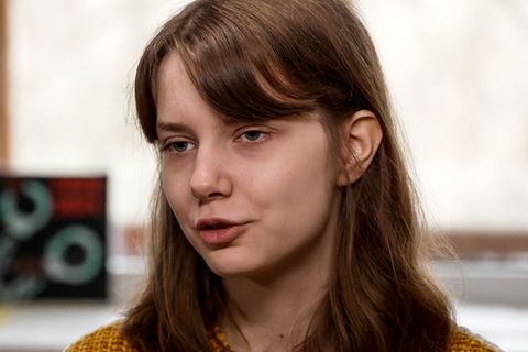 "Worte sind die schrecklichste Waffe": Russische Studentin landet auf Terrorliste – und flieht