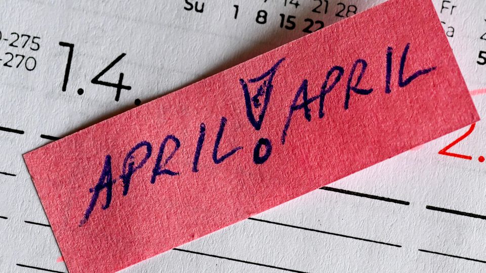 Aprilscherz: In einem Kalender ist am 1. April der Eintrag „April - April“ eingeklebt