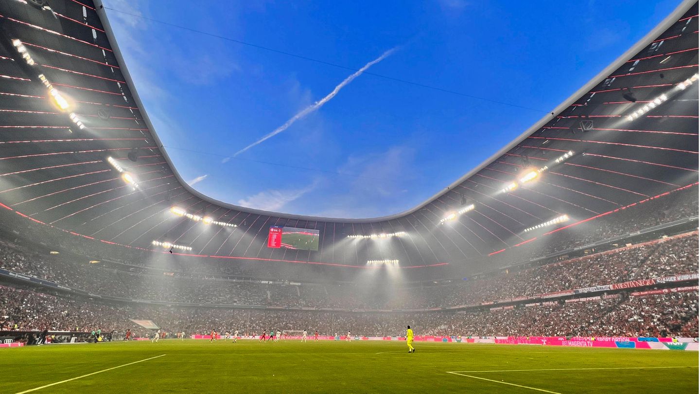 Fußball-Bundesliga: FC Bayern München gegen Borussia Dortmund – Bild aus dem Innenraum des Münchner Stadions