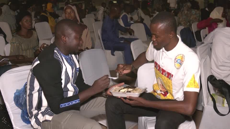 Video: Burkina Faso: Muslime und Christen setzen Zeichen für Toleranz