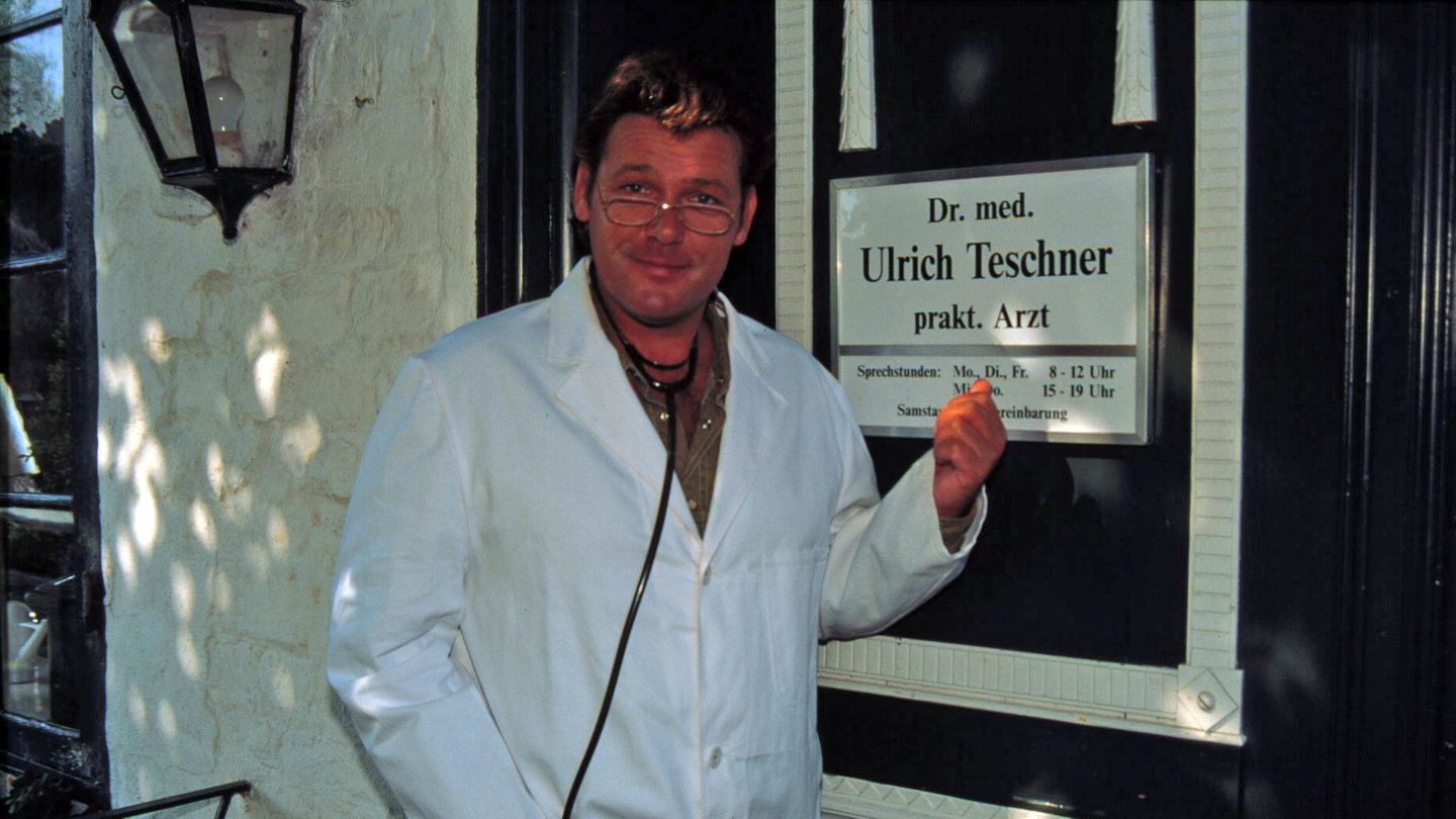 Walter Plathe als "Dr. Ulrich Teschner" in "Der Landarzt