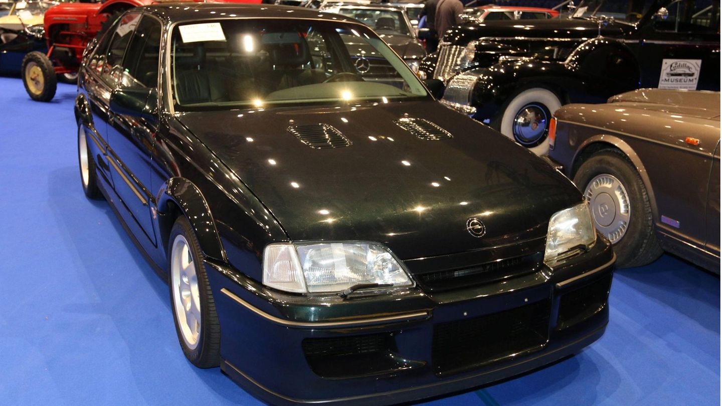 Opel Lotus Omega