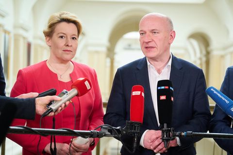 Berlins Regierende Bürgermeisterin Franziska Giffey (SPD) und ihr möglicher Nachfolger Kai Wegner (CDU; Archivbild)