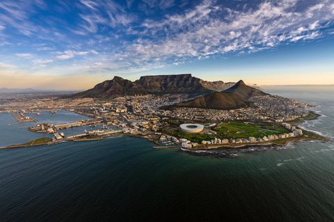 Berühmtes Panorama mit Berg und Meer: Kapstadt, Südafrika