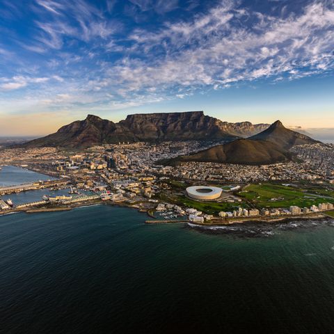 Berühmtes Panorama mit Berg und Meer: Kapstadt, Südafrika