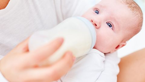 Babynahrung aus dem Labor: Zwei Frauen wollen mit künstlicher Muttermilch einen Milliardenmarkt erobern. Expertin zweifelt: "Original ist nicht ersetzbar"