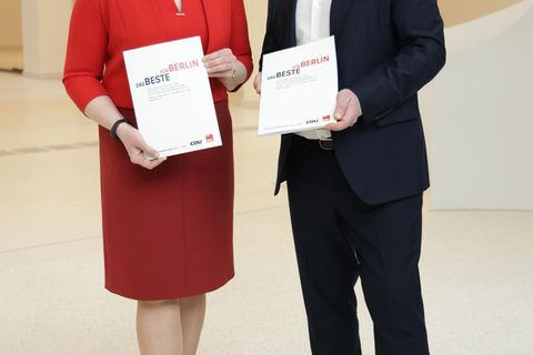 Berlins SPD-Chefin Franziska Giffey und ihr Nachfolger als Bürgermeister, CDU-Chef Kai Wegner