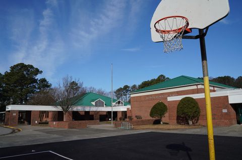 Die Richneck Grundschule in Newport News, Virginia