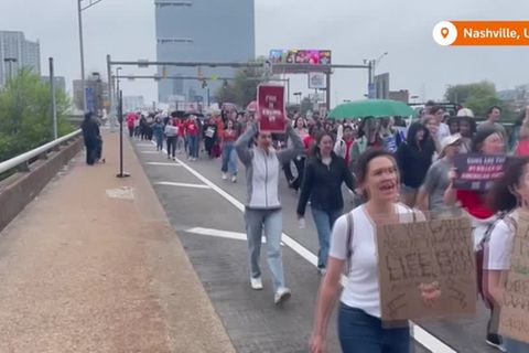 Video: USA: Schüler demonstrieren für strengere Waffengesetze