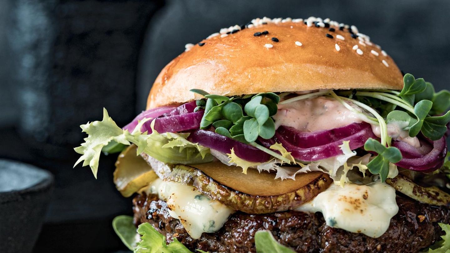 Rezept mit viel Saft und Gorgonzola: der stern-Burger