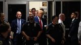 Trump auf dem Weg zur Anklageverlesung