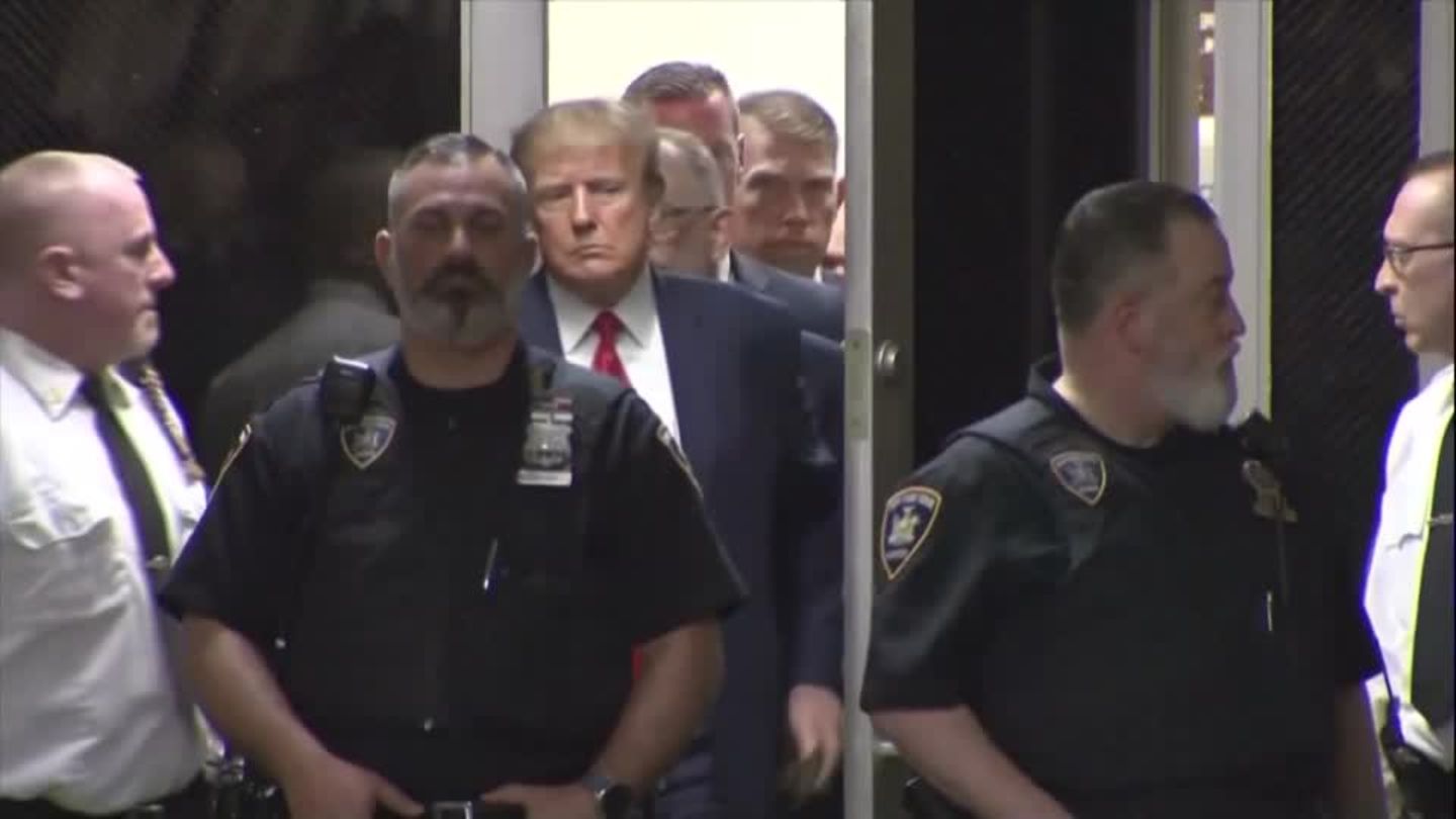 Video: USA: Trump vor Gericht erschienen