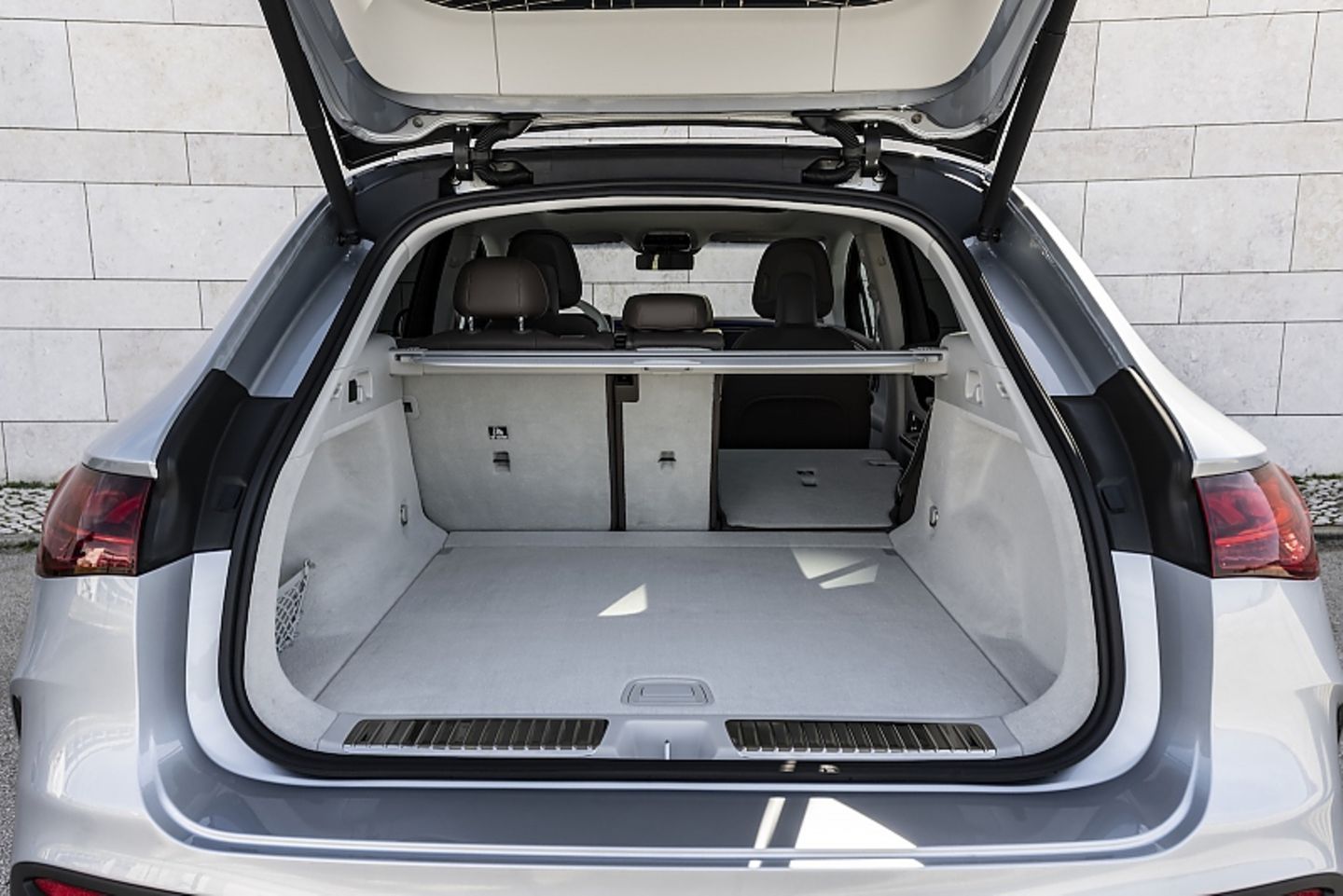 Mercedes EQE SUV 350+