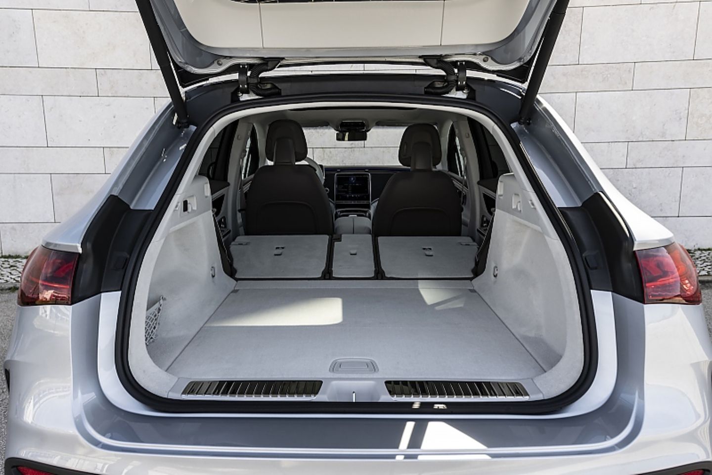 Mercedes EQE SUV 350+
