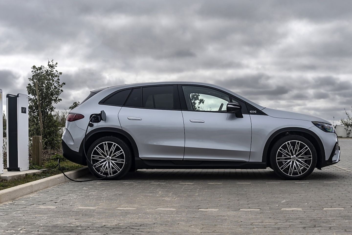 Mercedes EQE SUV 350+
