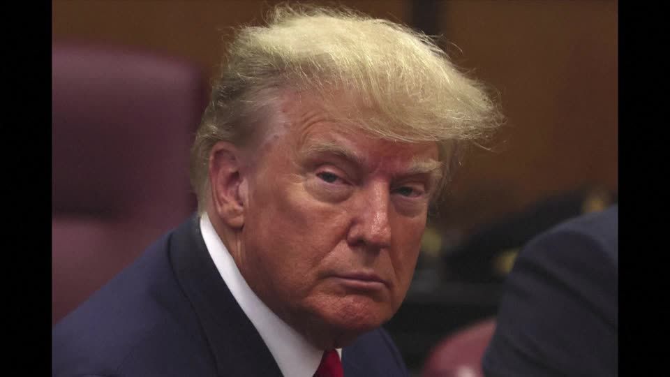 Video: Trump plädiert im Schweigegeld-Fall auf nicht schuldig