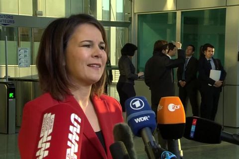 Video: Baerbock zu Nato - Brauchen "umfassenden Schutzschirm"