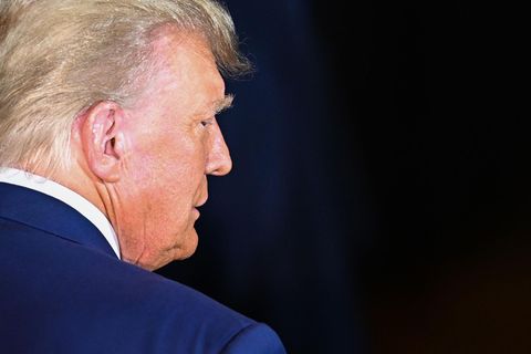 Donald Trump in der Rückansicht