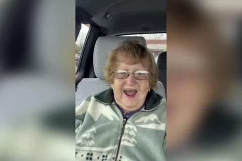 93-Jährige verrät ihre Dating-Red Flags
