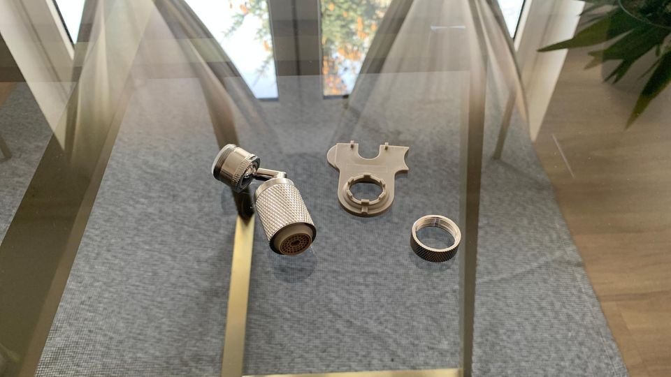 The scope of delivery includes the aerator, the assembly tool and an adapter