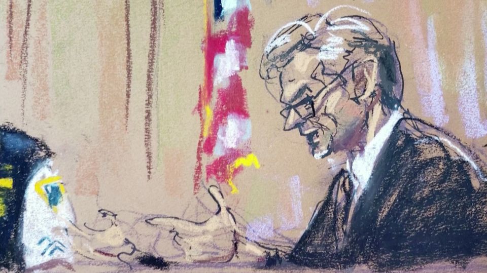Eine Gerichtszeichnung des Richters Juan Merchan, der den Prozess gegen Donald Trump leitet