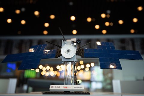 Ein Lego-Modell der Raumsonde "Juice"