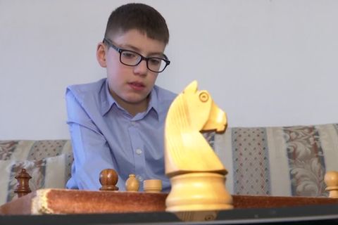 Hussain Besou: Schach-Talent aus Syrien: Jüngster Spieler der deutschen Nationalmannschaft