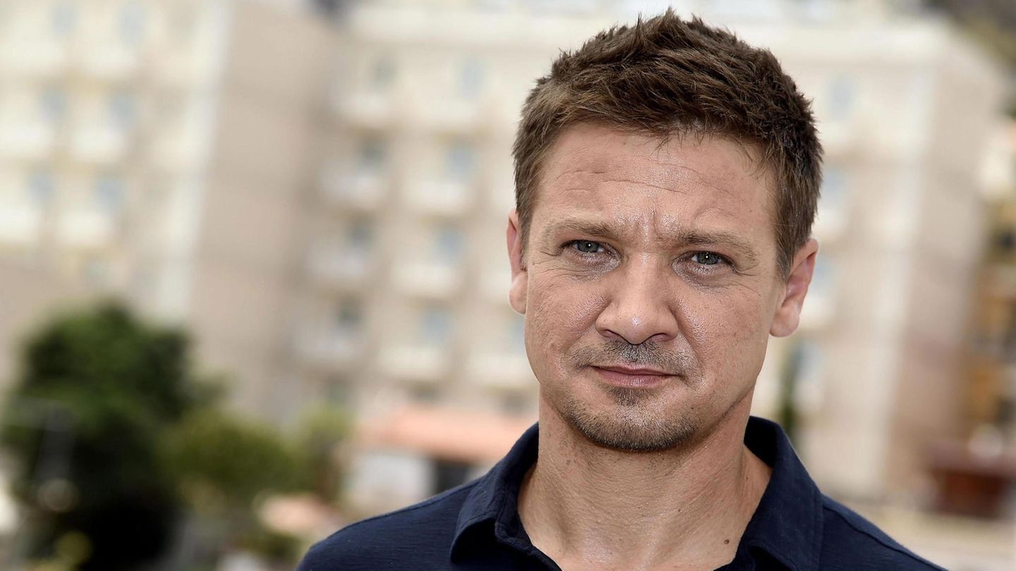 Hollywoodstar Jeremy Renner wurde Anfang des Jahres von einem Schneepflug überrollt. 