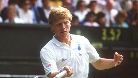 Boris Becker stieg bereits in jungen Jahren zum Idol auf. Hier spielt er bei den Australian Open 1987. 