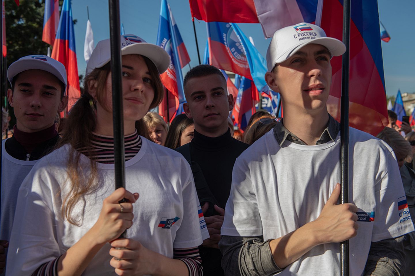 Teenager in der Ukraine: prorussische Kundgebung
