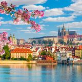 Wer über Ostern in die tschechische Hauptstadt reist, der trifft wahrscheinlich auf den ein oder anderen deutschen Urlauber. Prag ist laut dem Ranking das beliebteste Reiseziel der Deutschen für die Ostertage. Das liegt wohl vor allem an dem guten Preis-Leistungsverhältnis vor Ort. 