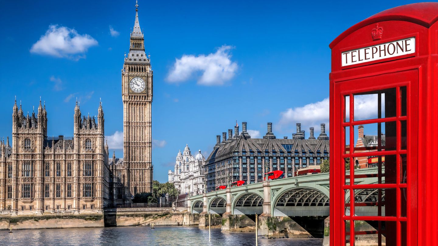4. London, Großbritannien Die Briten feiern ihre Feste normalerweise laut – und ausgiebig. An Ostern ist das allerdings ein bisschen anders. Von Karfreitag bis Ostermontag läuten in ganz Großbritannien keine Kirchenglocken. Traditionen und Feierlichkeiten gibt es trotzdem zahlreiche. Kein Wunder, dass viele Deutsche ihre Feiertage in London verbringen.
