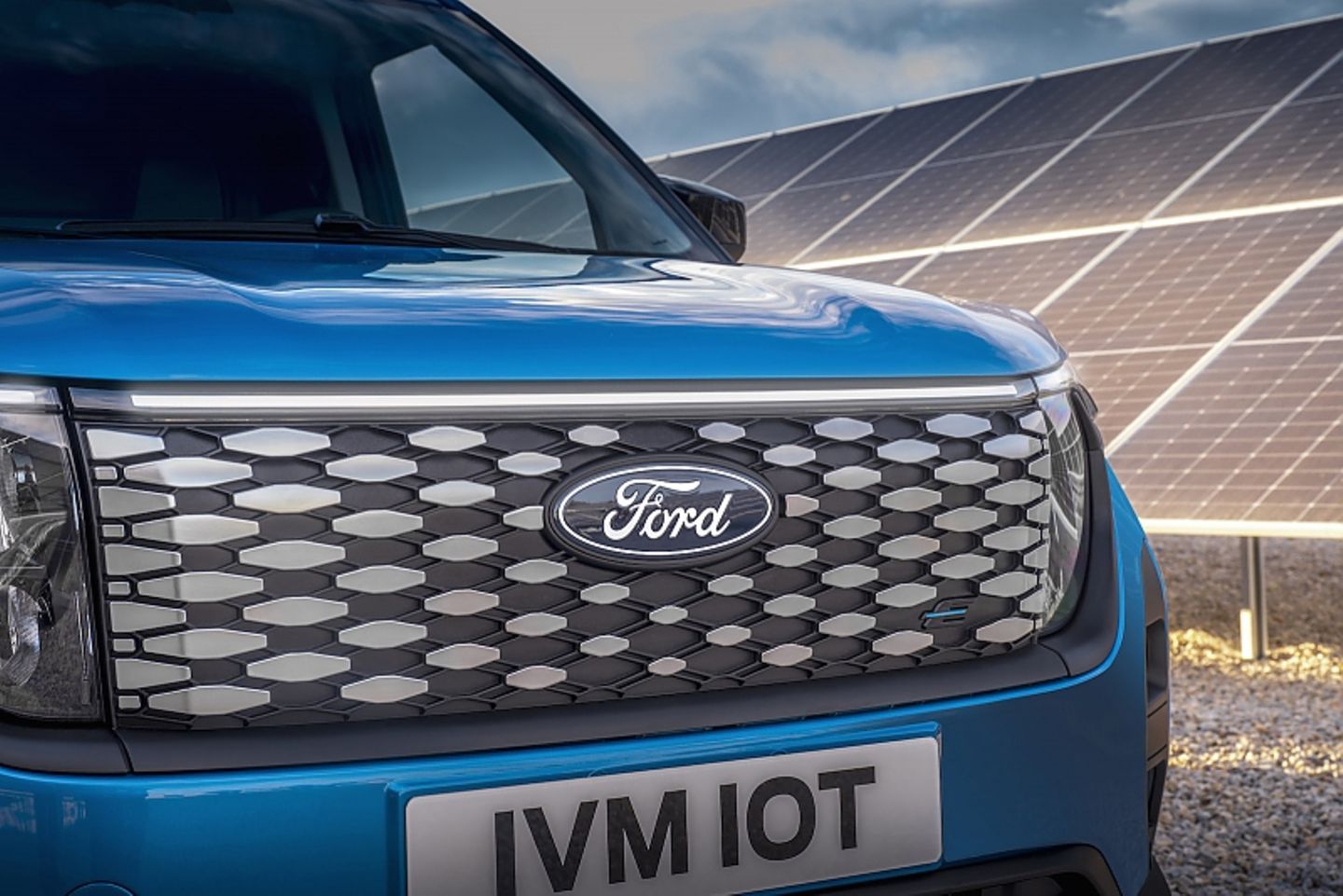 Ford E-Transit Courier 2024