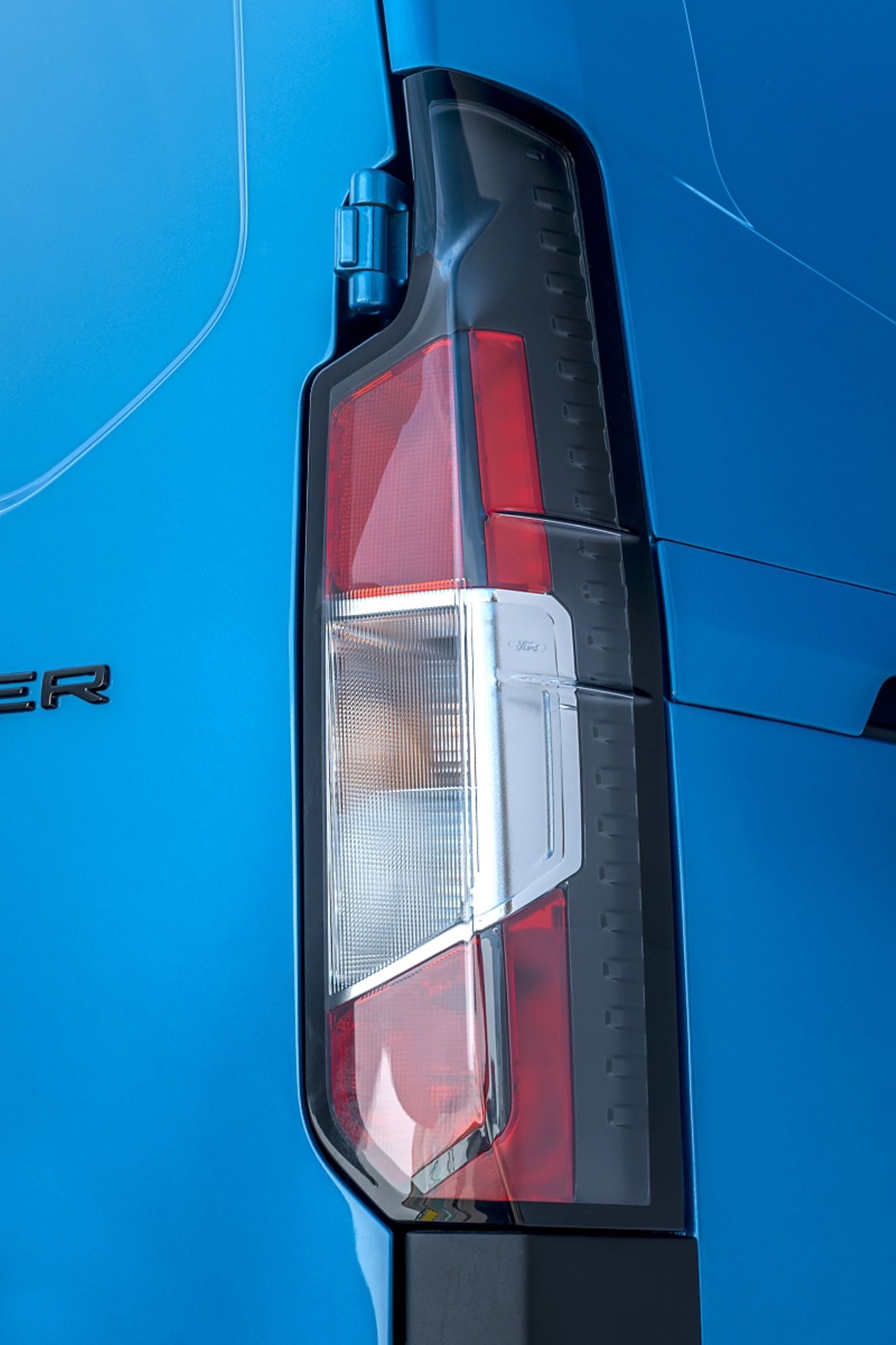 Ford E-Transit Courier 2024