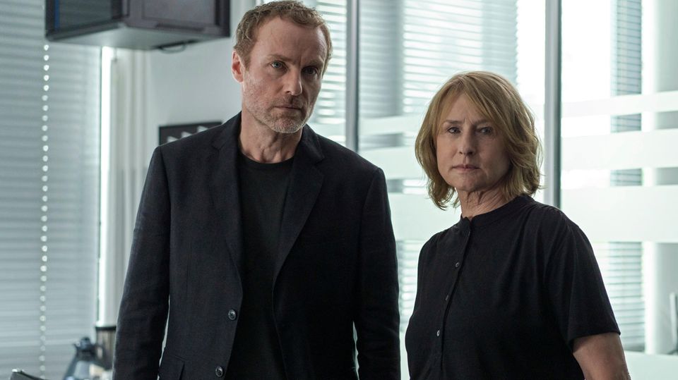 Das neue Berliner "Tatort"-Duo Robert Karow (Mark Waschke) und Susanne Bonard (Corinna Harfouch)
