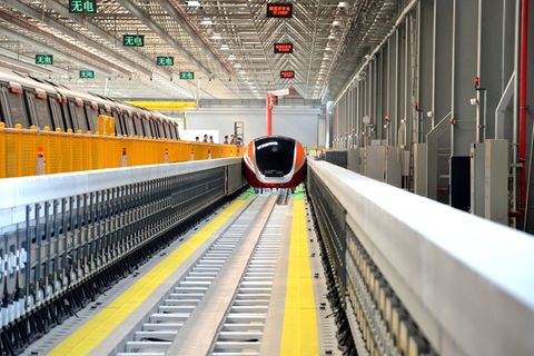 Strom ohne Leitungsverluste ist eine Voraussetzung für die MAGLEV-Technik.