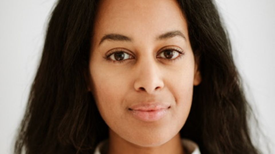 Dr. Ephsona Shencoru arbeitet als Fachärztin für Dermatologie in Berlin.