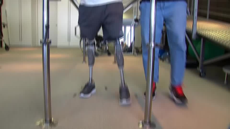 Video: Deutscher Prothesenhersteller hilft ukrainischen Kriegsopfern