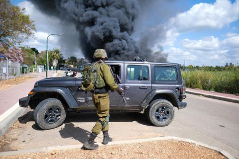 Rauch steigt auf, nachdem eine Rakete aus dem Libanon im Norden Israels eingeschlagen hat