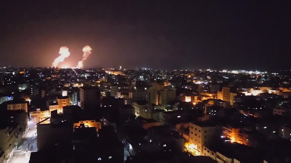Video: Israel greift Ziele im Südlibanon und im Gazastreifen an Video: Israel greift Ziele im Südlibanon und im Gazastreifen an